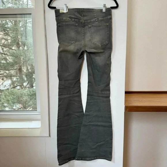 NWT Free People Penny Pull On Flare Jeans Mid Rise in Echo Back Alley Blue - Picture 11 of 16